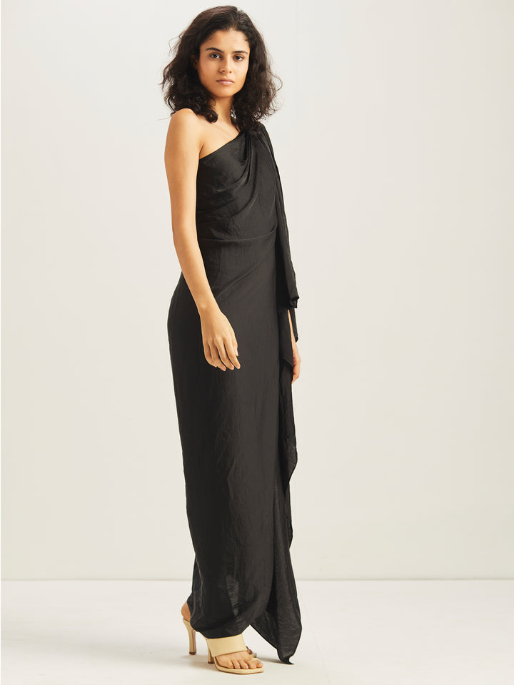 Girlfriend Toga (Black)